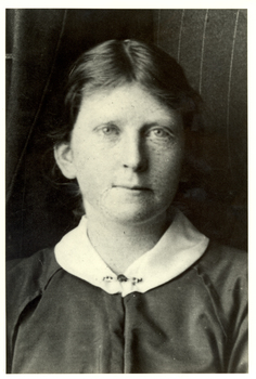 Photographic portrait of a woman