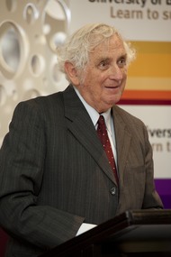 Photograph - Photograph - Colour, Ian Reid, Professor Geoffrey Blainey at the launch of the Federation University Geoffrey Blainey Research Centre, 2010, 20/08/2010