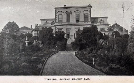 Gardens leading up to the Ballarat Town Hall