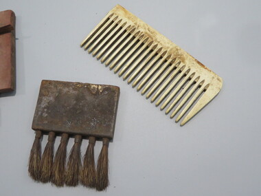 Combs