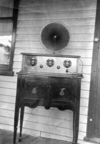 Photograph, Frank Wright's Radiogram