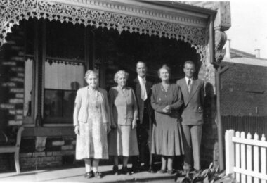 photograph - Black and White, Kate Braithwaite  (nee Wright), Eileen, Laura, 54 Charles St St Kilda, 1940 S