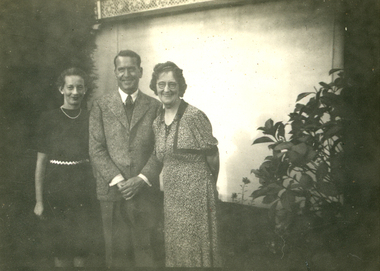 Photograph - Black and White, Frank Wright with two ladies, March 1940