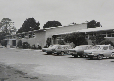 Cars in front of an Education Building at Ballarat