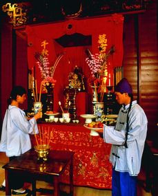 Photograph - Colour, Unversity of Ballarat Students at the Sovereign Hill Joss House, c2005, c2005