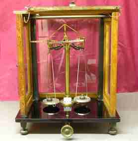 Beam balance