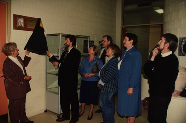 Photograph, Unveiling of the Neville Bunning Plaque, 22/10/1993