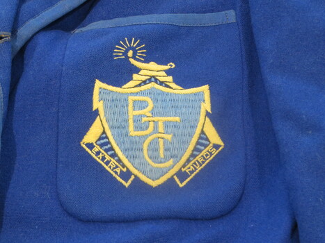 Blue Ballarat Teachers' College blazer pocket 