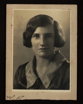 photographic portrait of a woman