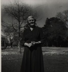 Photograph - Black and White, Chatham-Holmes Collection: Edith Holmes (nee Pickford)