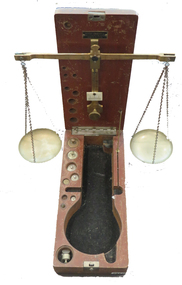 Scientific Instrument, Boxed Travelling Scales