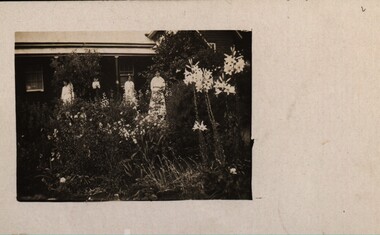 Photographs - black and white, Chatham-Holmes Collection: "Sauchiburn" Ascot, Victoria