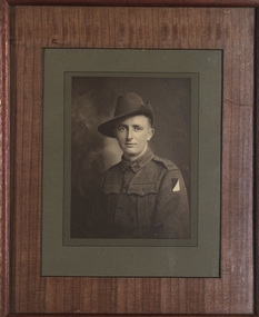 Australian soldier in uniform with slouch hat