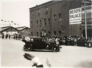 Photograph, Reid's Coffee Palace, Lydiard Street, Ballarat, c1930s ?