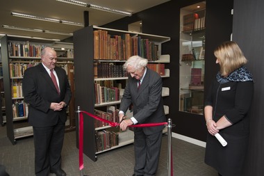 Photograph, Geoffrey Blainey at the opening of the Geoffrey Blainey Research Centre, 2009, 20/08/2009