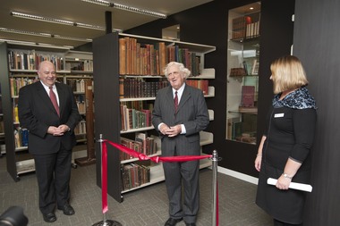 Photograph, Geoffrey Blainey at the opening of the Geoffrey Blainey Research Centre, 2009, 20/08/2009