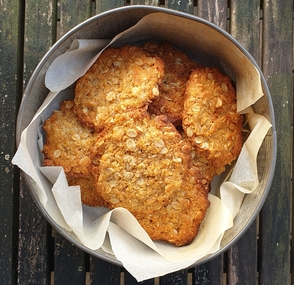 Photograph - Correspondence, ANZAC Biscuits in a Willow Tin, 25/04/2020