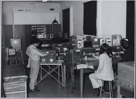 Two people working in an Electronic Enginering Laboratory