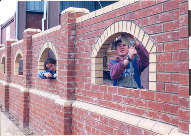 Photograph, Bricklaying Students, 15/05/1995