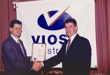 Photograph - Photograph -colour, VIOSH Australia Annual Dinner, July 1999: Presentation of Award to Matthew Piscioneri