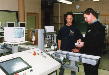 Photograph, Mechatronics at Gippsland Campus, c2000