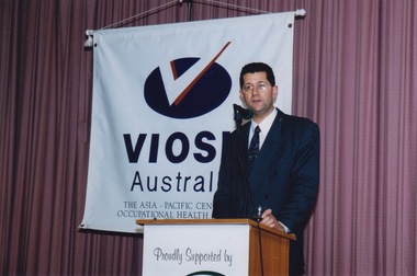 Photograph - Photograph - Colour, VIOSH: Graduate Diploma in Occupational Hazard Management Dinner and Award Presentations, July 2000