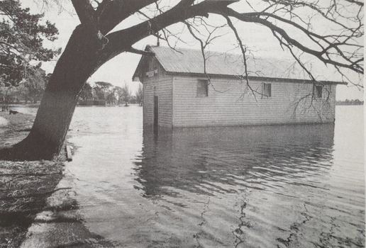 weatherboard boathouse