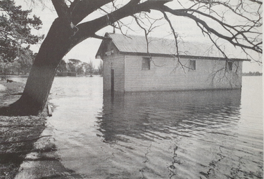 weatherboard boathouse
