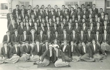 Group of Ballarat Teachers' College students
