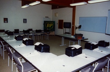 Photograph - Photograph - Colour, VIOSH: University of Ballarat; BP Graduation, April 1998