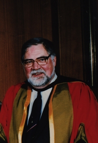 Photograph - Photograph - Colour, VIOSH: Portrait of Dr Eric Wigglesworth, AM