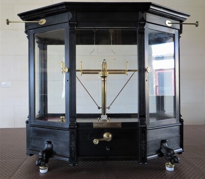  Beam balance that belonged to JW Glover