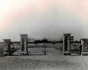Photograph, Memorial Gates Lara 1928, 1929