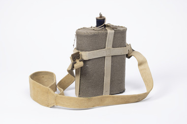 Memorabilia - Water bottle, 1942