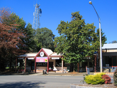 Shows the Cross Country Ski Hire shop in Murchison Street in Marysville in Victoria.