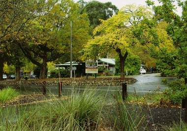 Shows the Visitor Information Centre in Marysville in Victoria.