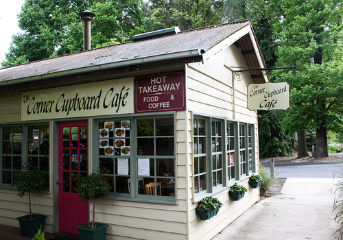 Shows The Corner Cupboard Cafe in Marysville in Victoria.