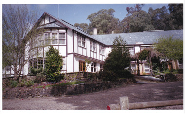 A colour photograph of El Kanah in Marysville.