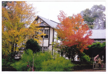 A colour photograph of El Kanah in Marysville taken in April 2006.