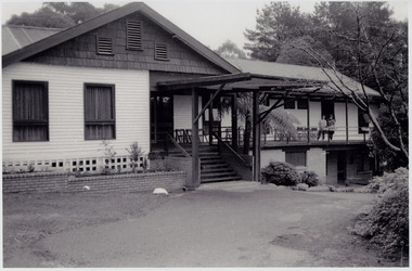 A black and white photograph of Mountain Lodge in Marysville that was taken in 1990.