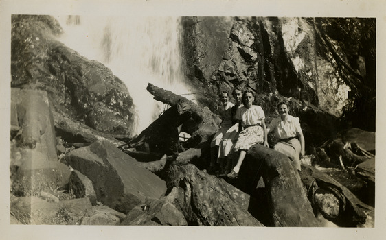 A black and white photograph of an unknown group of ladies at Steavensons Falls in Marysville. The photograph was taken in 1954.