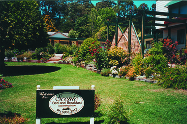 A digital copy of a colour photograph of Scenic in Marysville.