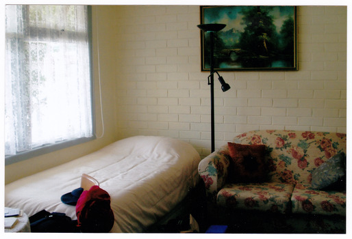 A colour photograph of a guest's room at the Scenic Motel in Marysville.
