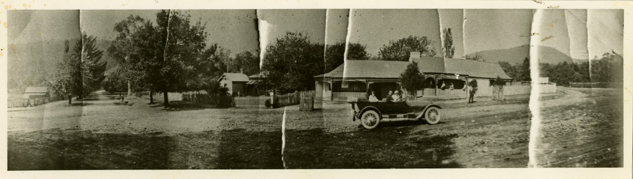A black and white photograph of The Falls guest house in Marysville. The original photograph was taken in 1920.
