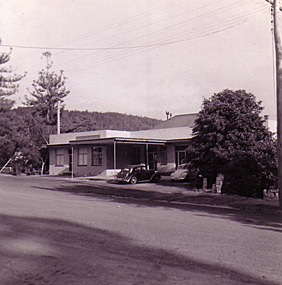 A digital copy of a black and white photograph of The Marysville Hotel in Marysville.