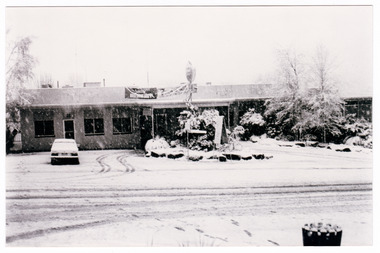 A black and white photograph of the Marysville Hotel in Marysville.
