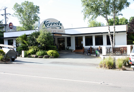 A digital copy of a colour photograph of Keppels Hotel in Marysville.