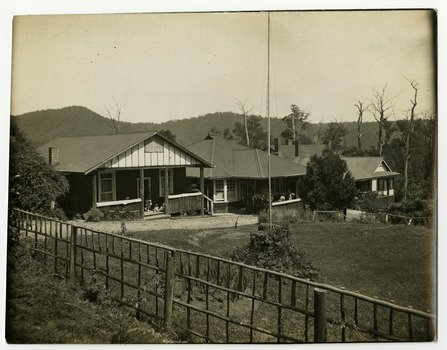 A black and white photograph of Kerami Guesthouse in Marysville. The original Kerami Guesthouse was built in 1907.