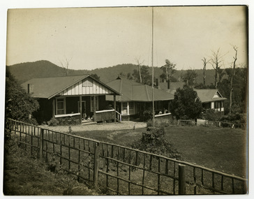A black and white photograph of Kerami Guesthouse in Marysville. The original Kerami Guesthouse was built in 1907.
