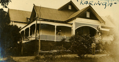 A copy of a black and white photograph of Arnold and Gladys Emandsen, guests who were staying at Kooringa guest house in Marysville. The original house was built in 1914 for Frederick Webb by the Cuzens Brothers. The original photograph was taken in 1934. 